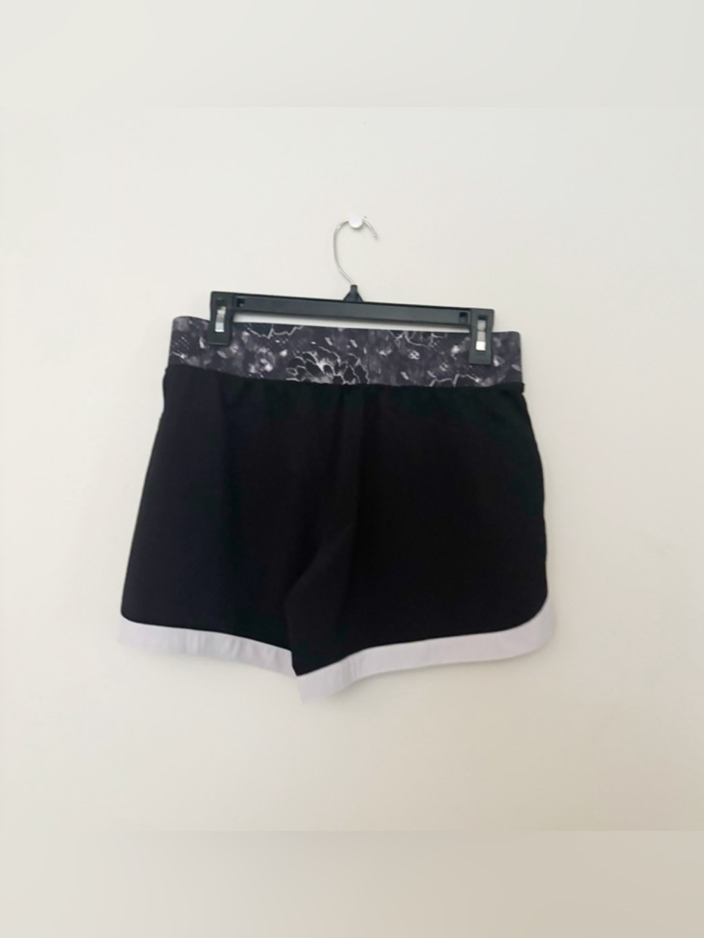 tek gear Black Athletic Shorts Gray Marble Waistband Womens Size Small Running